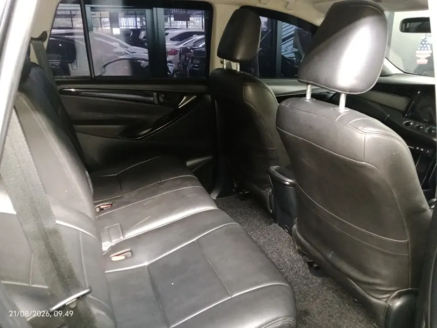 Foto Mobil Bekas Kabin Belakang Toyota Kijang Innova 2.4 G tahun 2023