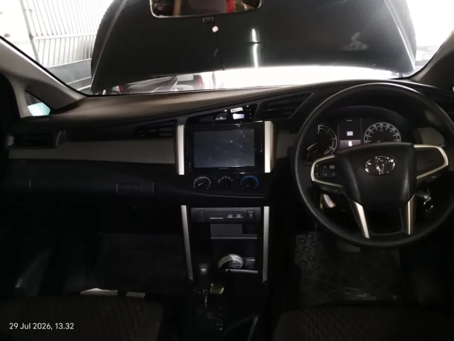 Foto Mobil Bekas Dashboard Toyota Kijang Innova 2.4 G tahun 2024