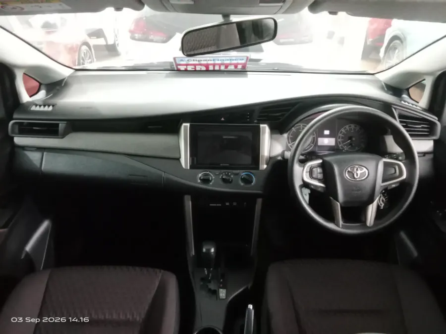 Foto Mobil Bekas Dashboard Toyota Kijang Innova 2.4 G tahun 2024