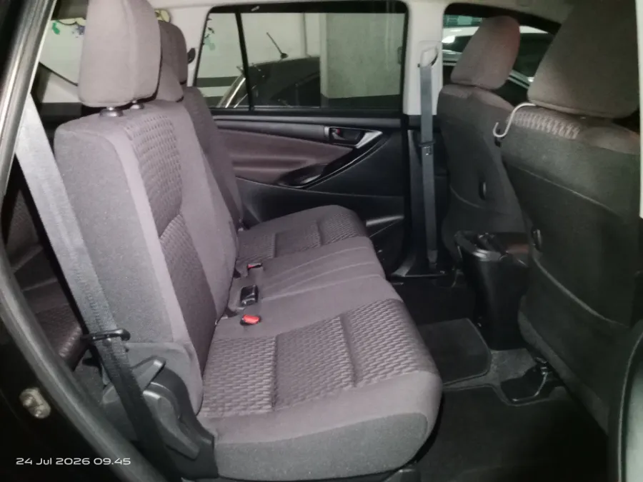 Foto Mobil Bekas Kabin Belakang Toyota Kijang Innova 2.4 G tahun 2024