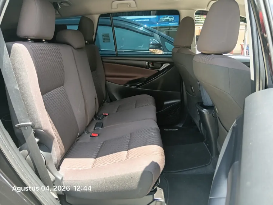 Foto Mobil Bekas Kabin Belakang Toyota Kijang Innova 2.4 G tahun 2024
