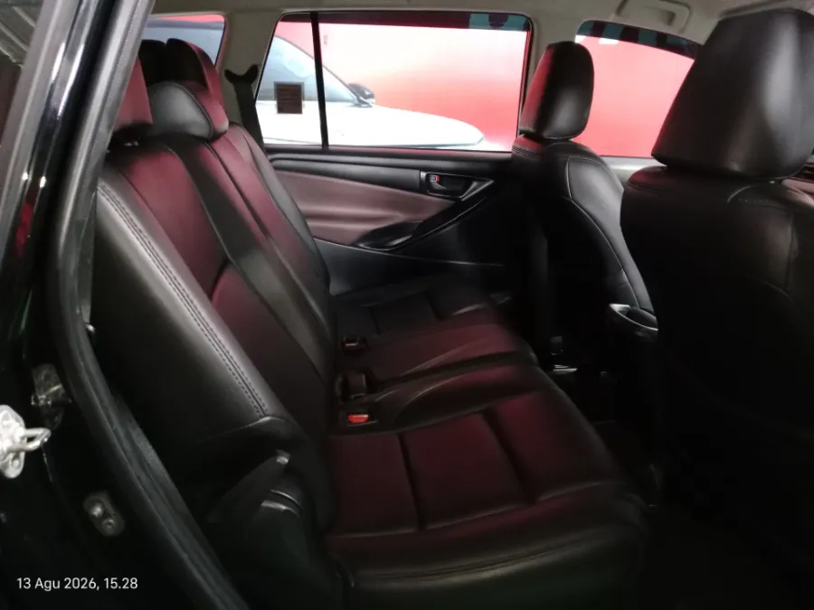 Foto Mobil Bekas Kabin Belakang Toyota Kijang Innova 2.4 G tahun 2024