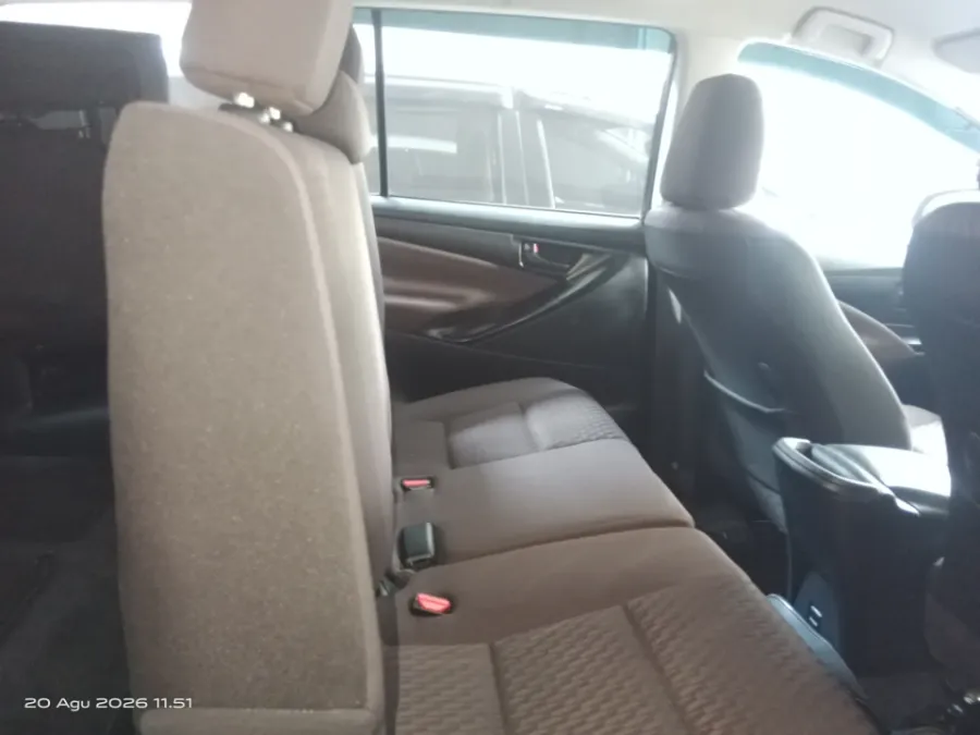 Foto Mobil Bekas Kabin Belakang Toyota Kijang Innova 2.4 G tahun 2024
