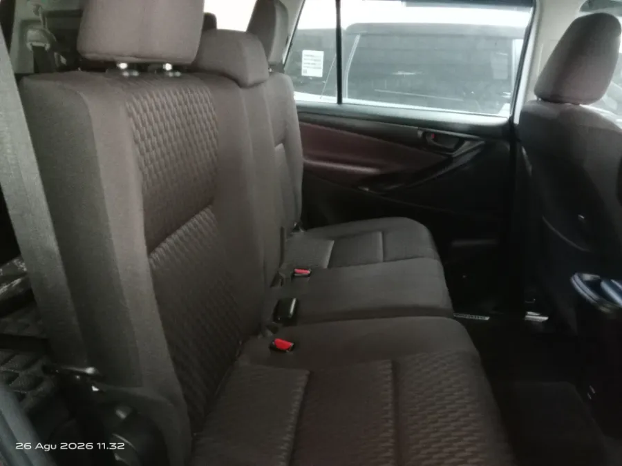 Foto Mobil Bekas Kabin Belakang Toyota Kijang Innova 2.4 G tahun 2024