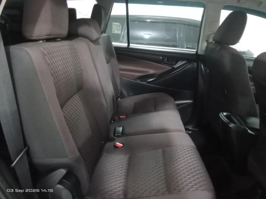 Foto Mobil Bekas Kabin Belakang Toyota Kijang Innova 2.4 G tahun 2024