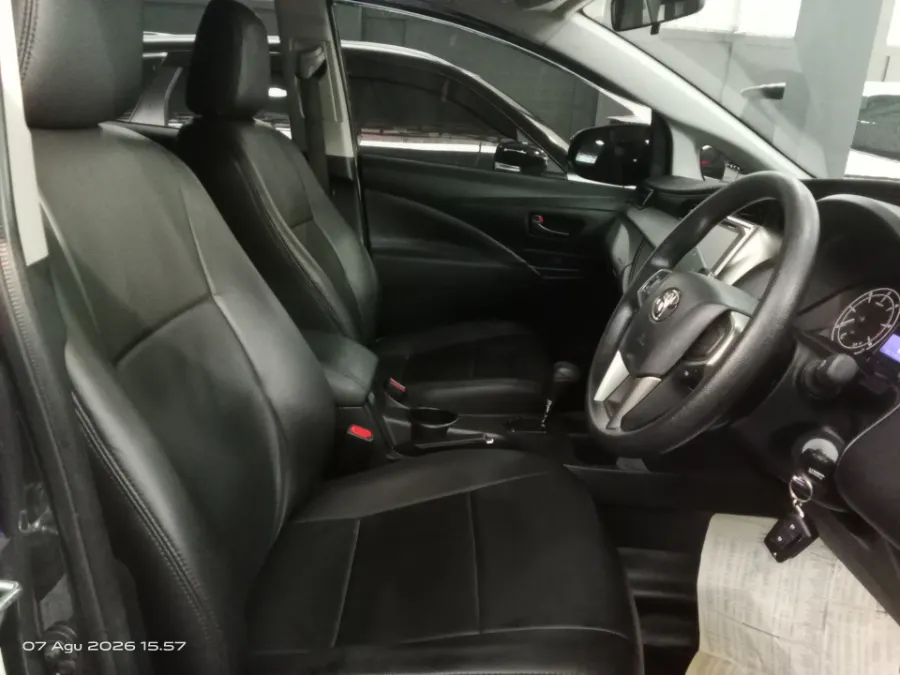 Foto Mobil Bekas Kabin Depan Toyota Kijang Innova 2.4 G tahun 2024