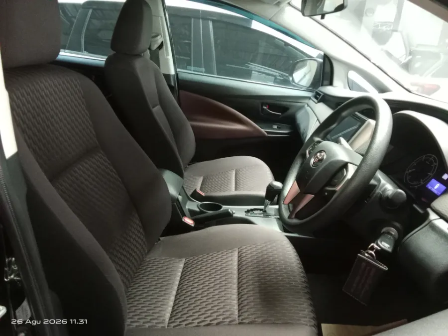 Foto Mobil Bekas Kabin Depan Toyota Kijang Innova 2.4 G tahun 2024