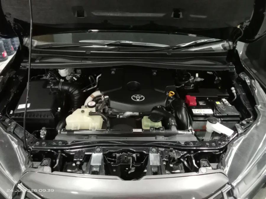 Foto Mobil Bekas Mesin Toyota Kijang Innova 2.4 G tahun 2024