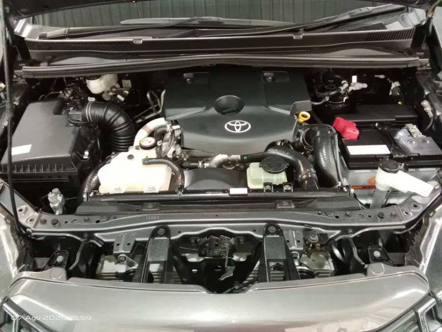 Foto Mobil Bekas Mesin Toyota Kijang Innova 2.4 G tahun 2024