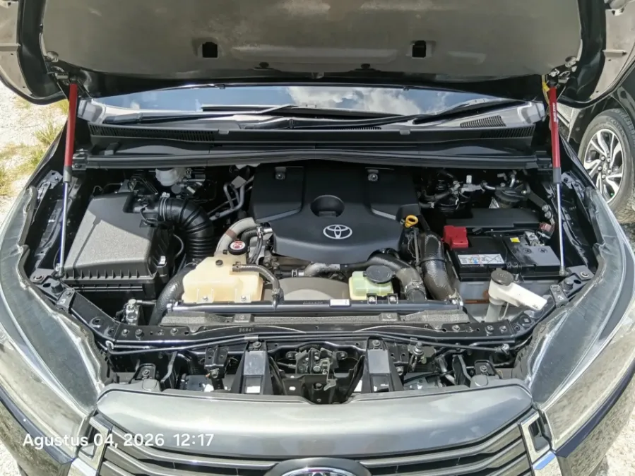 Foto Mobil Bekas Mesin Toyota Kijang Innova 2.4 G tahun 2024