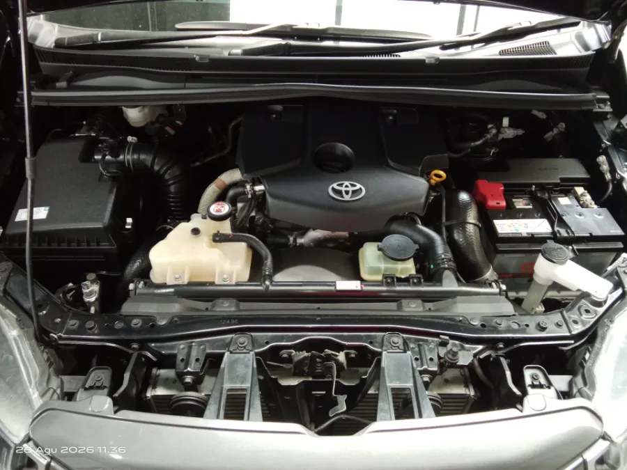 Foto Mobil Bekas Mesin Toyota Kijang Innova 2.4 G tahun 2024