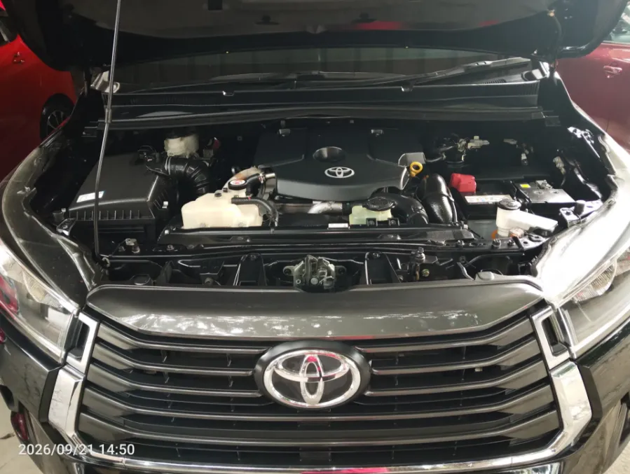Foto Mobil Bekas Mesin Toyota Kijang Innova 2.4 G tahun 2024