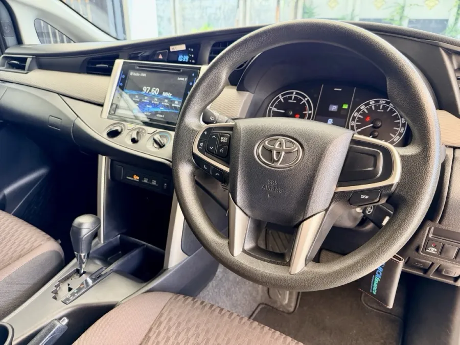 Foto Mobil Bekas Dashboard Toyota Kijang Innova 2.4 G tahun 2025