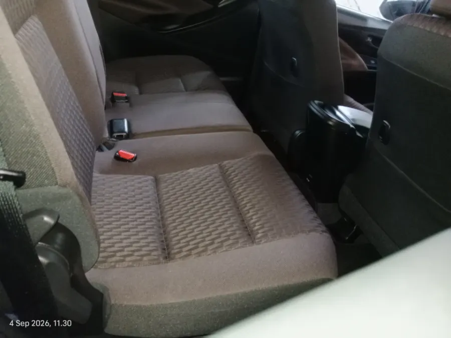 Foto Mobil Bekas Kabin Belakang Toyota Kijang Innova 2.4 G tahun 2025