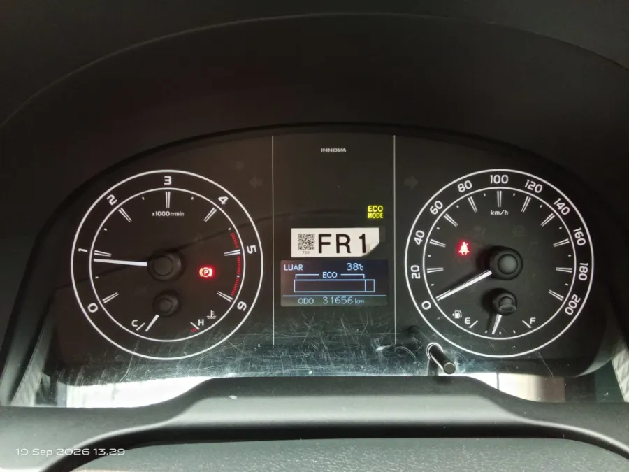 Foto Mobil Bekas Odometer Toyota Kijang Innova 2.4 G tahun 2025