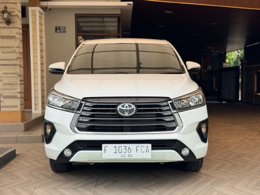 Foto Mobil Bekas Tampak Depan Toyota Kijang Innova 2.4 G tahun 2025