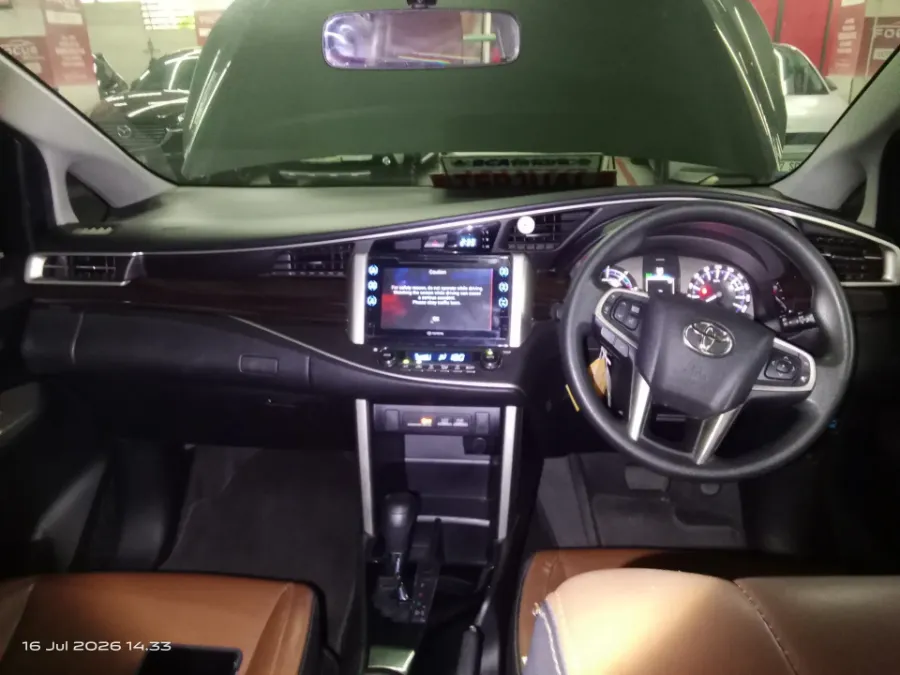 Foto Mobil Bekas Dashboard Toyota Kijang Innova 2.4 V tahun 2018