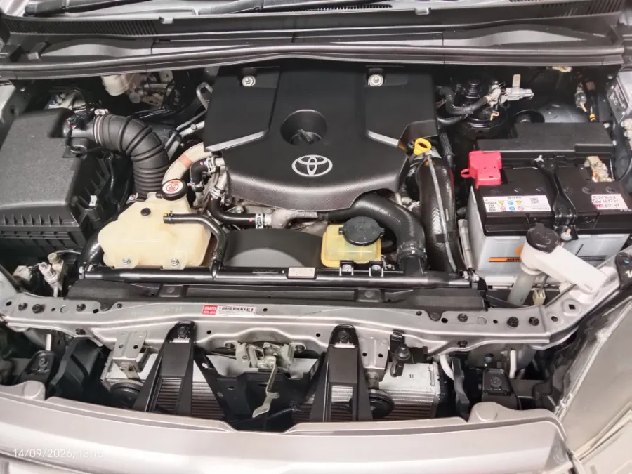 Foto Mobil Bekas Mesin Toyota Kijang Innova 2.4 V tahun 2018
