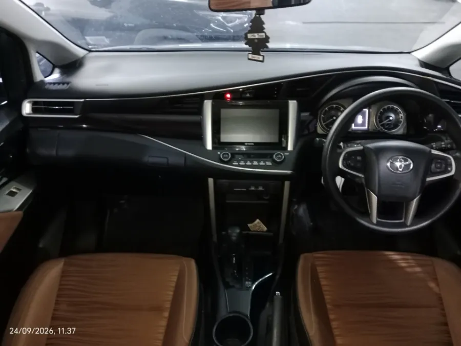 Foto Mobil Bekas Dashboard Toyota Kijang Innova 2.4 V tahun 2019