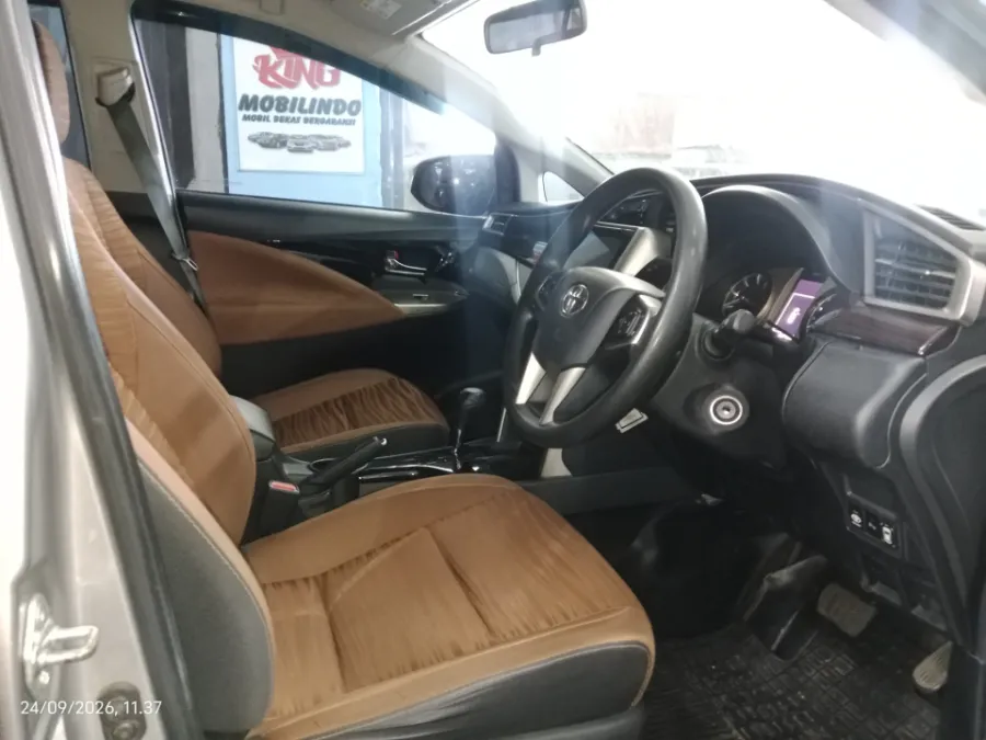 Foto Mobil Bekas Kabin Depan Toyota Kijang Innova 2.4 V tahun 2019