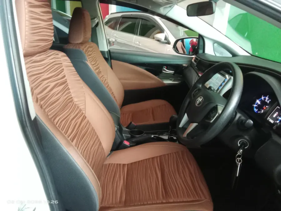 Foto Mobil Bekas Kabin Depan Toyota Kijang Innova 2.4 V tahun 2019