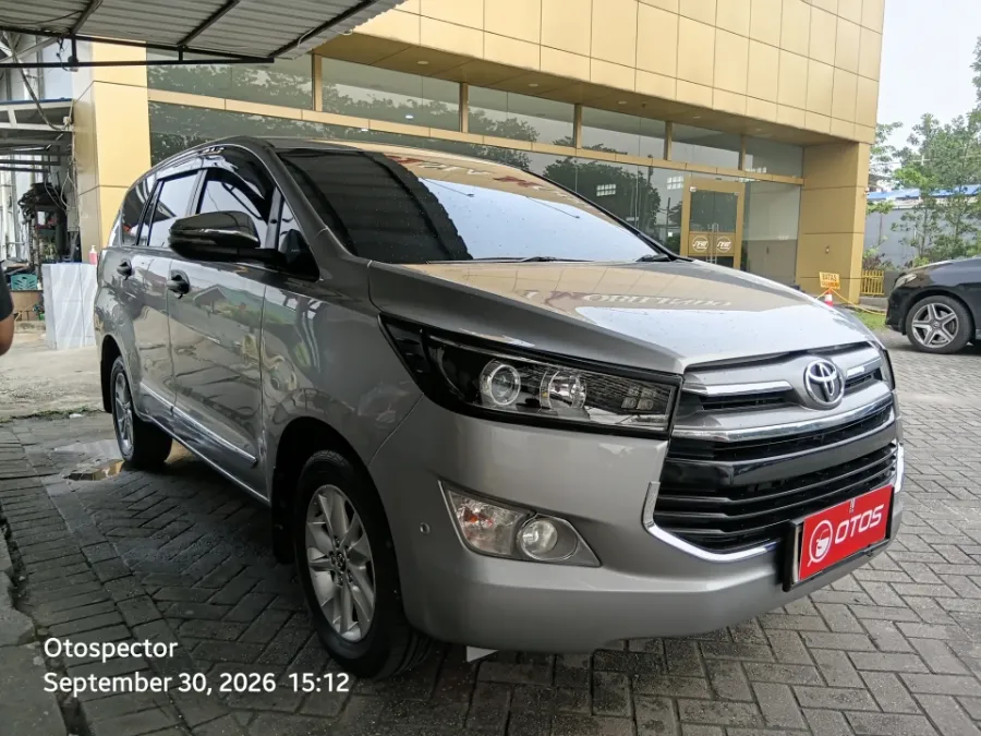 Foto Mobil Bekas Kanan Depan Toyota Kijang Innova 2.4 V tahun 2019