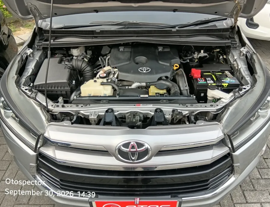 Foto Mobil Bekas Mesin Toyota Kijang Innova 2.4 V tahun 2019