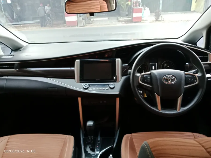 Foto Mobil Bekas Dashboard Toyota Kijang Innova 2.4 V tahun 2020