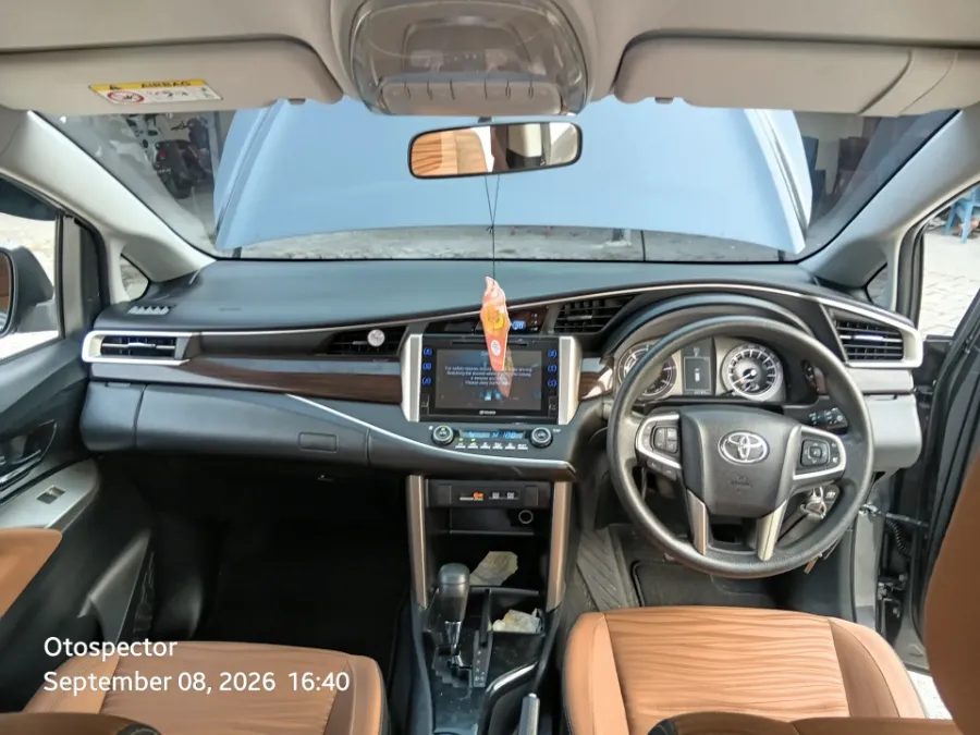 Foto Mobil Bekas Dashboard Toyota Kijang Innova 2.4 V tahun 2020
