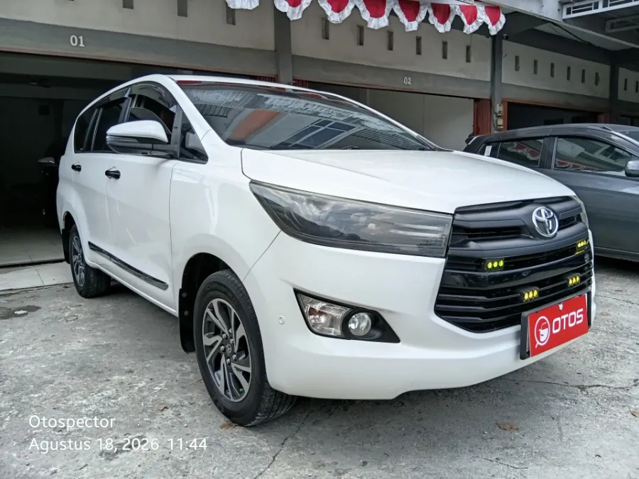Foto Mobil Bekas Kanan Depan Toyota Kijang Innova 2.4 V tahun 2020