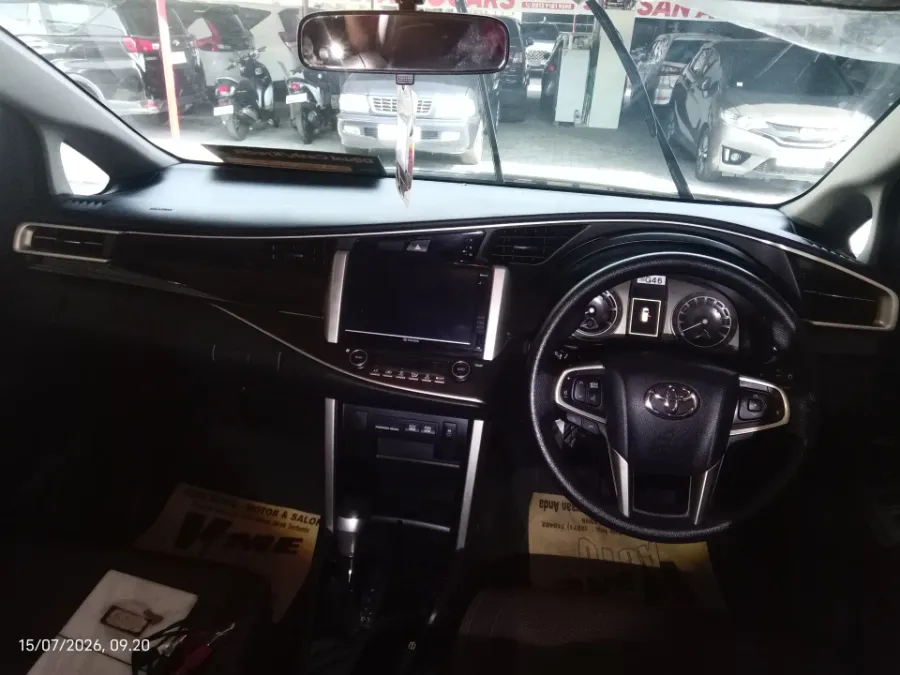 Foto Mobil Bekas Dashboard Toyota Kijang Innova 2.4 V tahun 2021