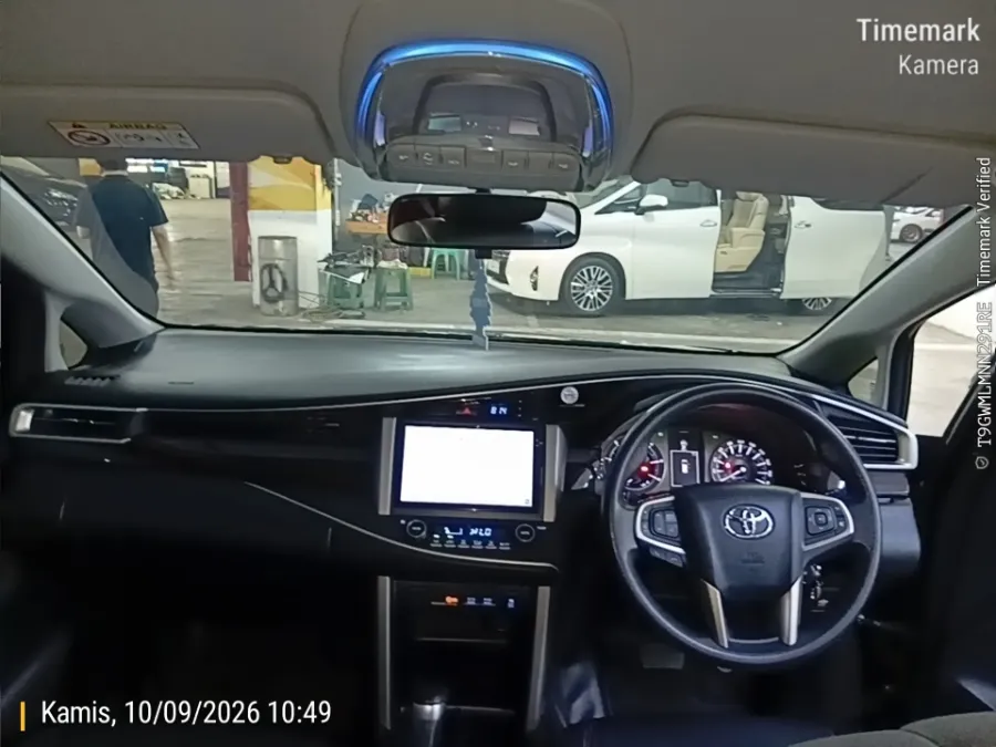 Foto Mobil Bekas Dashboard Toyota Kijang Innova 2.4 V tahun 2021