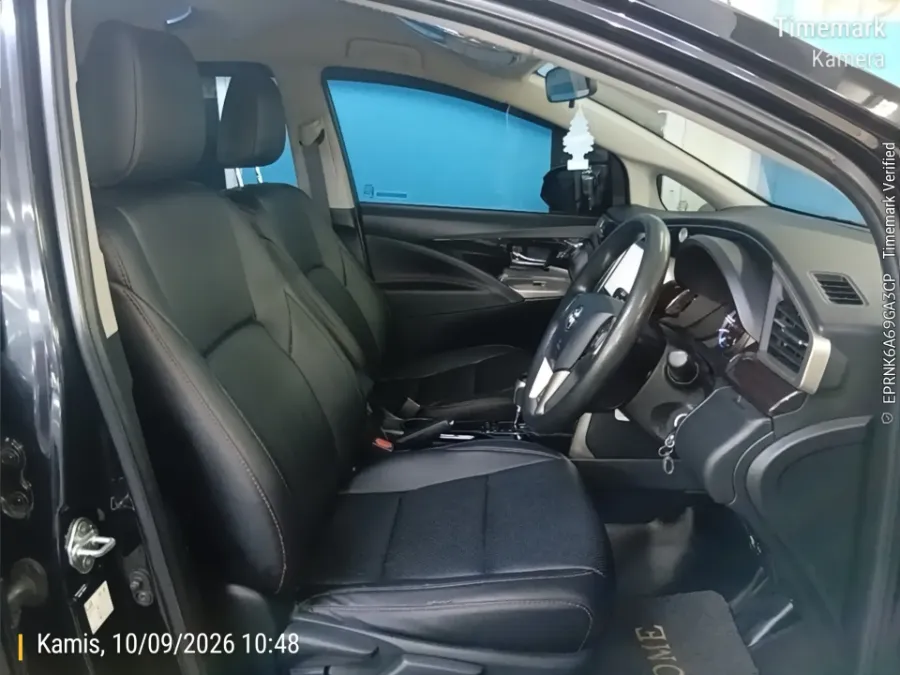 Foto Mobil Bekas Kabin Depan Toyota Kijang Innova 2.4 V tahun 2021