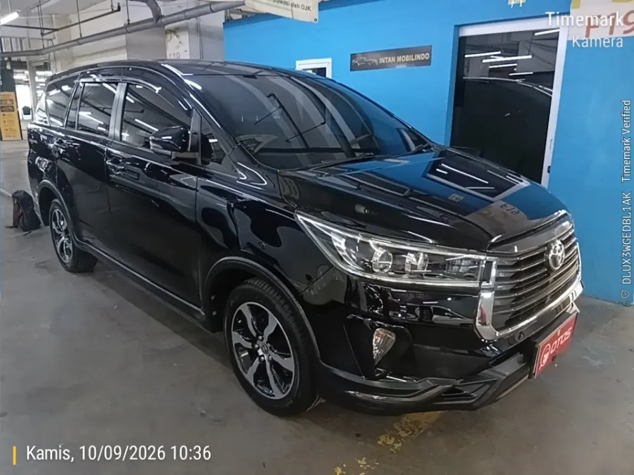Foto Mobil Bekas Kanan Depan Toyota Kijang Innova 2.4 V tahun 2021