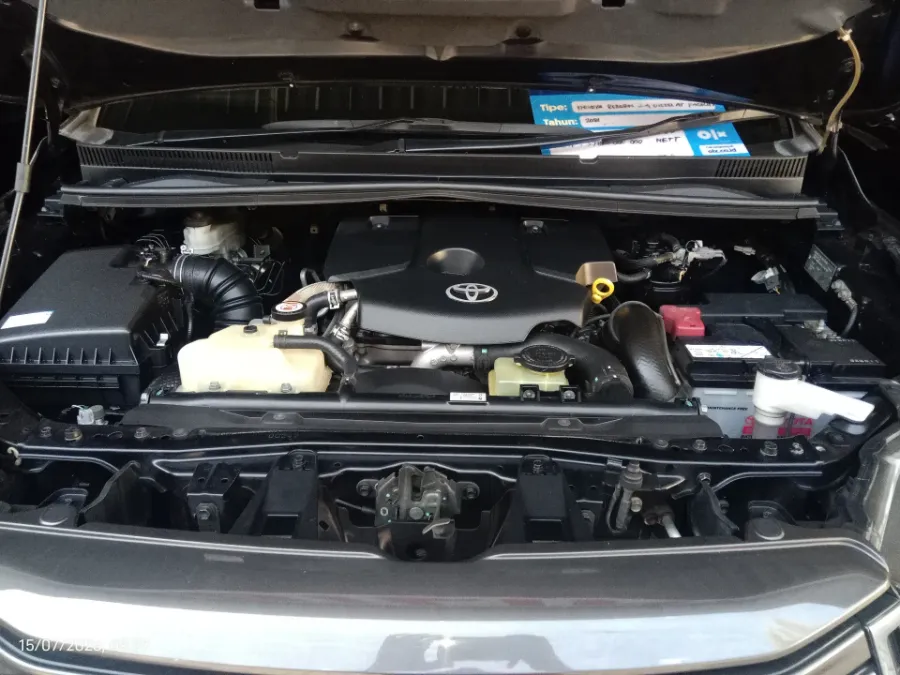 Foto Mobil Bekas Mesin Toyota Kijang Innova 2.4 V tahun 2021