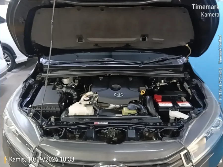 Foto Mobil Bekas Mesin Toyota Kijang Innova 2.4 V tahun 2021
