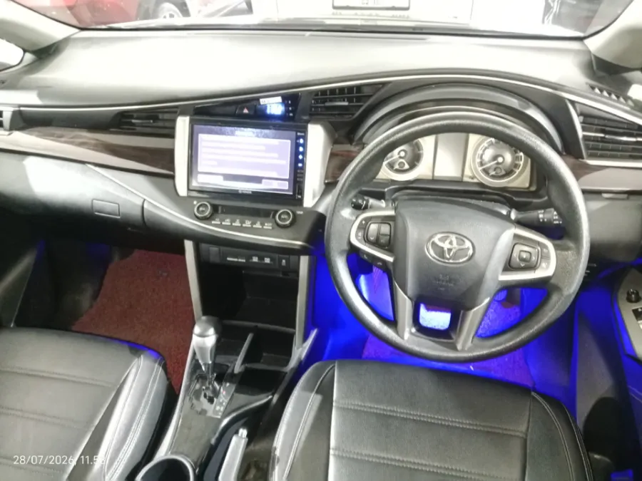Foto Mobil Bekas Dashboard Toyota Kijang Innova 2.4 V tahun 2022