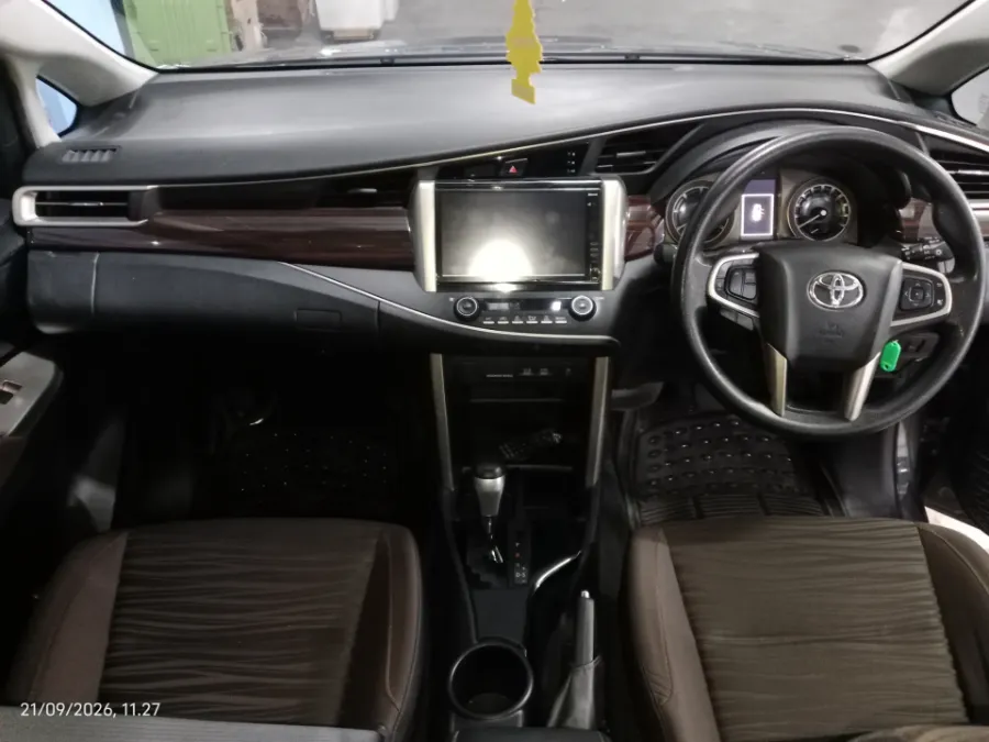 Foto Mobil Bekas Dashboard Toyota Kijang Innova 2.4 V tahun 2022