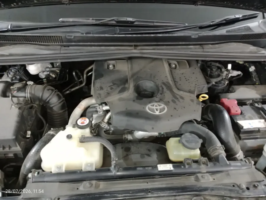 Foto Mobil Bekas Mesin Toyota Kijang Innova 2.4 V tahun 2022