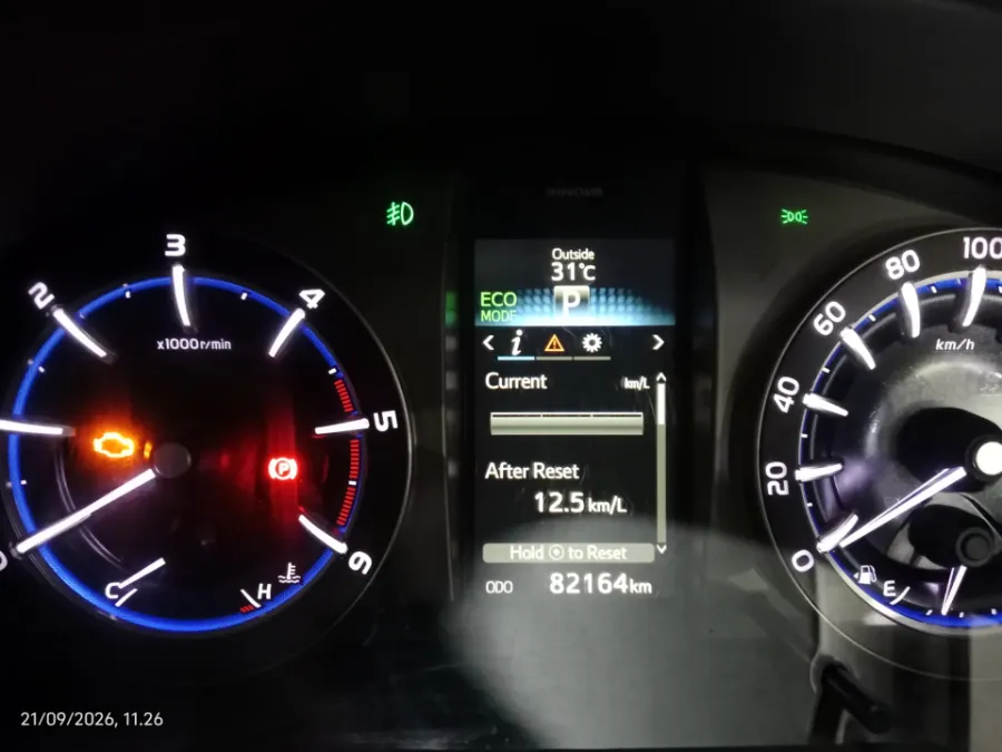Foto Mobil Bekas Odometer Toyota Kijang Innova 2.4 V tahun 2022