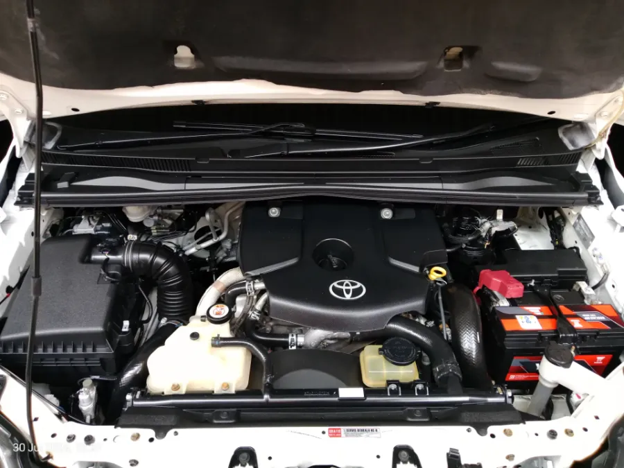 Foto Mobil Bekas Mesin Toyota Kijang Innova 2.4 Venturer tahun 2018