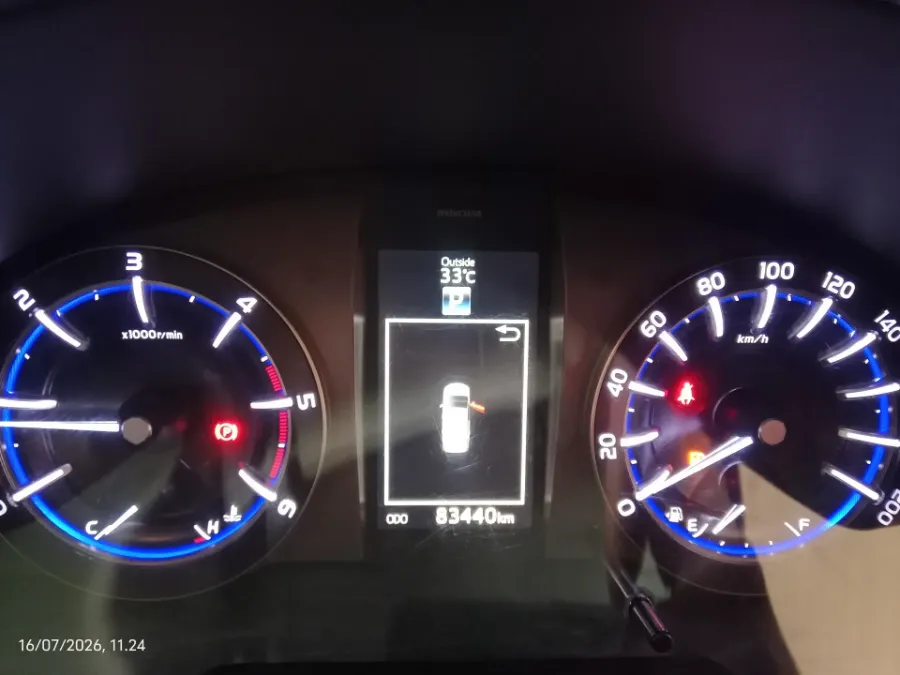 Foto Mobil Bekas Odometer Toyota Kijang Innova 2.4 Venturer tahun 2019