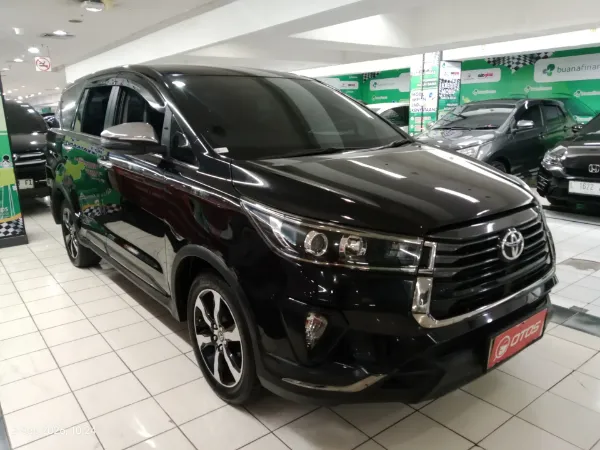2021 Toyota Kijang Innova 2.4 Venturer