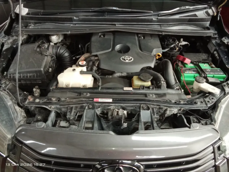 Foto Mobil Bekas Mesin Toyota Kijang Innova 2.4 Venturer tahun 2021