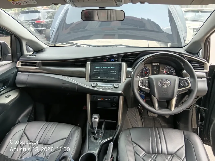 Foto Mobil Bekas Dashboard Toyota Kijang Innova 2.4 Venturer tahun 2022