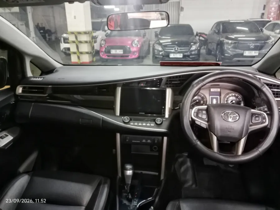 Foto Mobil Bekas Dashboard Toyota Kijang Innova 2.4 Venturer tahun 2022
