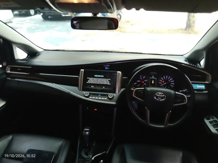 Foto Mobil Bekas Dashboard Toyota Kijang Innova 2.4 Venturer tahun 2022