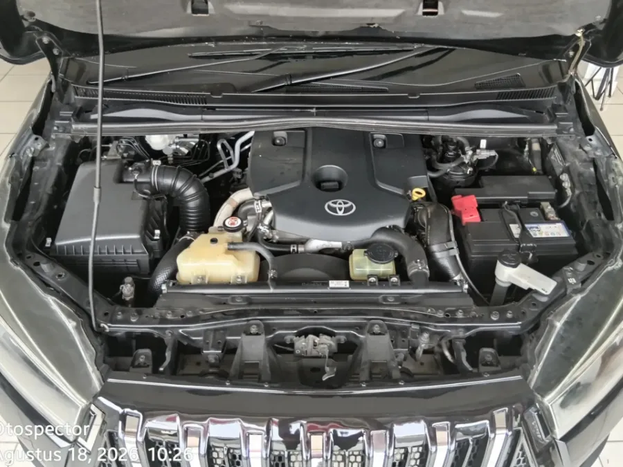 Foto Mobil Bekas Mesin Toyota Kijang Innova 2.4 Venturer tahun 2022
