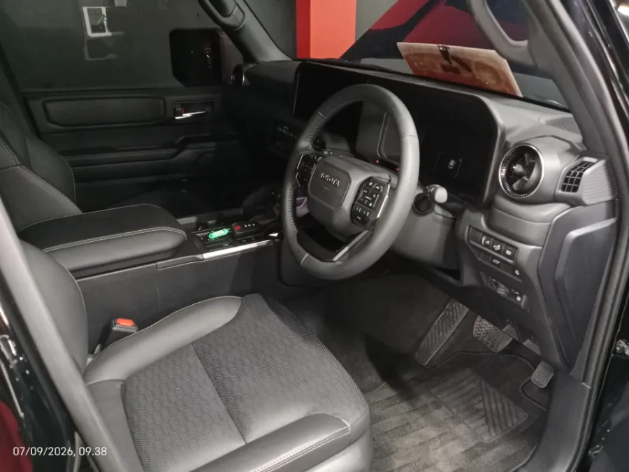 Foto Mobil Bekas Kabin Depan Toyota Land Cruiser 2.7 tahun 2025