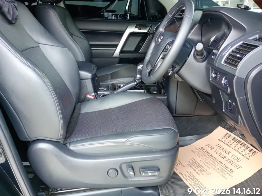 Foto Mobil Bekas Kabin Depan Toyota Land Cruiser 2.7 Prado tahun 2021